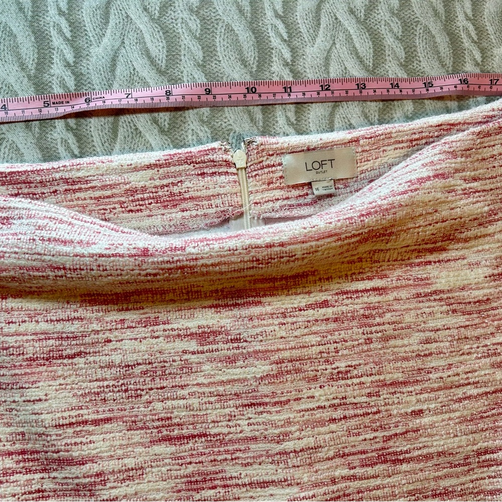 LOFT Textured Pink and Cream Skirt